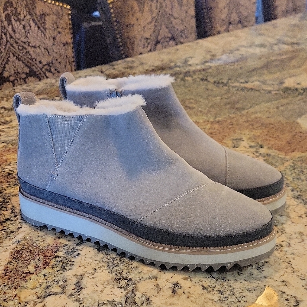 Toms Marlo Ankle Gray Boots with White Fur Lining